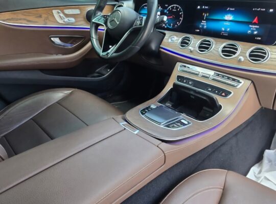 Mercedes E300 Full option 2021 Gcc for sale