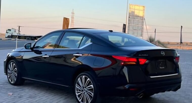 Nissan Altima SL 2023 full option USA imported