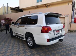 Toyota Land cruiser VXR 5.7L full option 2015 Gcc