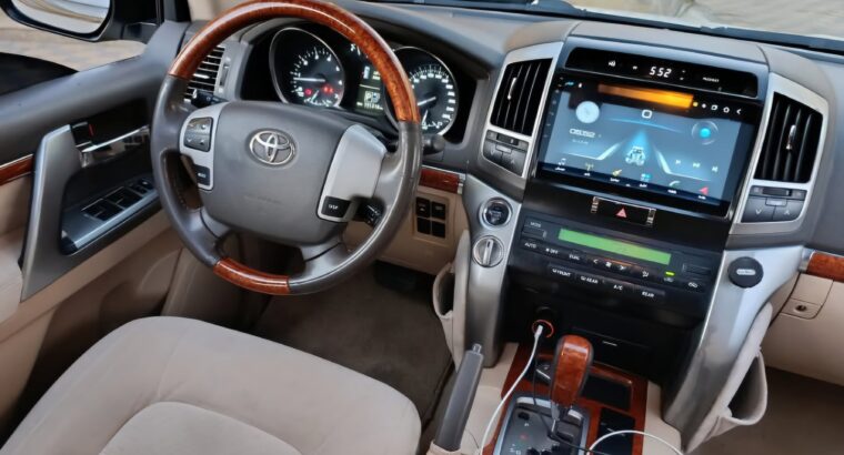 Toyota Land cruiser VXR 5.7L full option 2015 Gcc