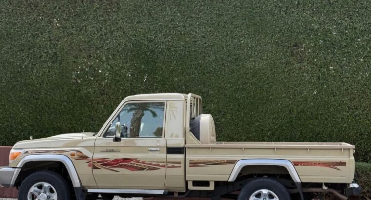 Land cruiser pick up 2023 full option Gcc