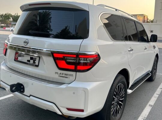 Nissan Patrol platinum 2022 full option Gcc