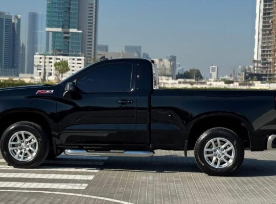 Chevrolet Silverado z71 base option 2022 Gcc