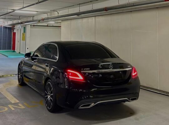 Mercedes C200 full option 2019 Gcc for sale