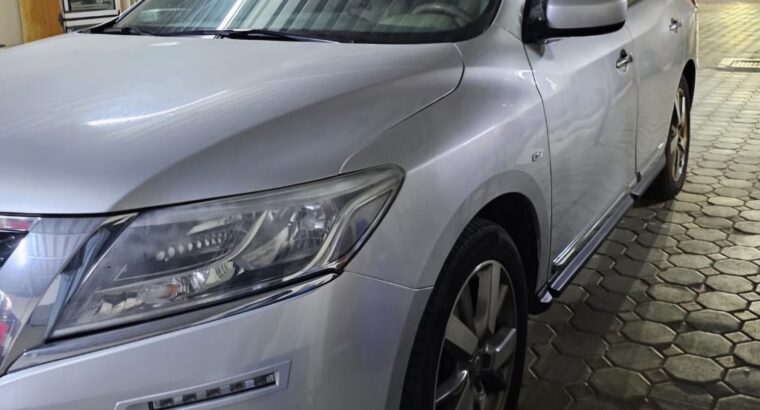 Nissan Pathfinder 2015 in good condition