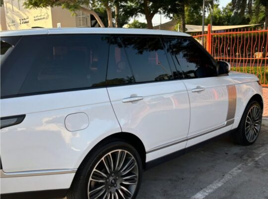 Range Rover vouge 2014 SE Gcc for sale