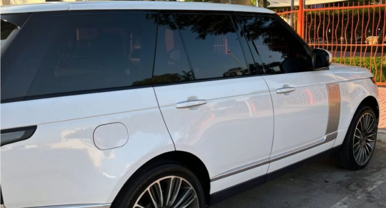 Range Rover vouge 2014 SE Gcc for sale