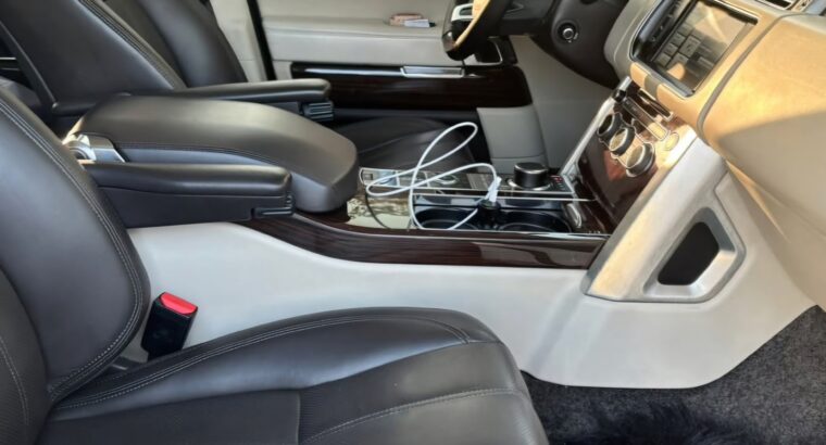 Range Rover vouge 2014 SE Gcc for sale