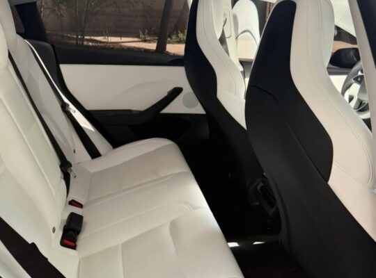 Tesla model 3 Performance 2024 Gcc for sale