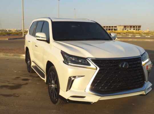 Lexus LX570 full option 2020 signature Gcc for sal