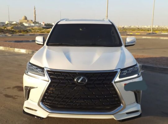 Lexus LX570 full option 2020 signature Gcc for sal