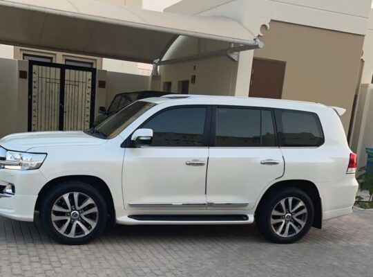 Toyota Land cruiser VXR 2019 full option Gcc