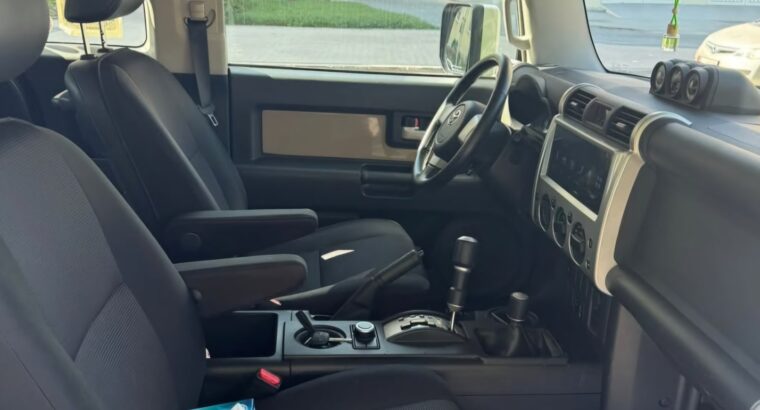Toyota FJ Cruiser 2023 Gcc full option
