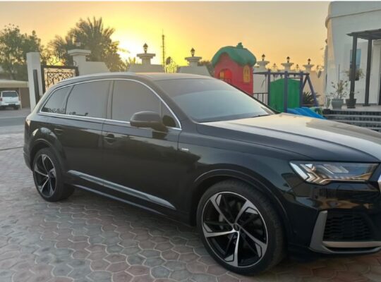 Audi Q7 S line 2020 full option Gcc for sale