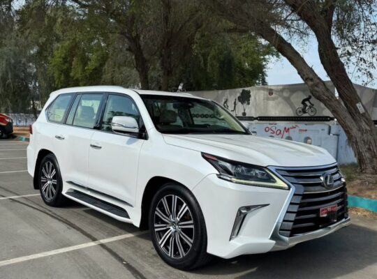 Lexus LX570 2016 Gcc full option for sale