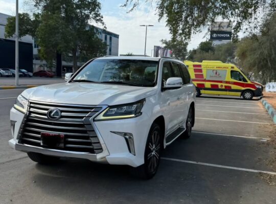 Lexus LX570 2016 Gcc full option for sale