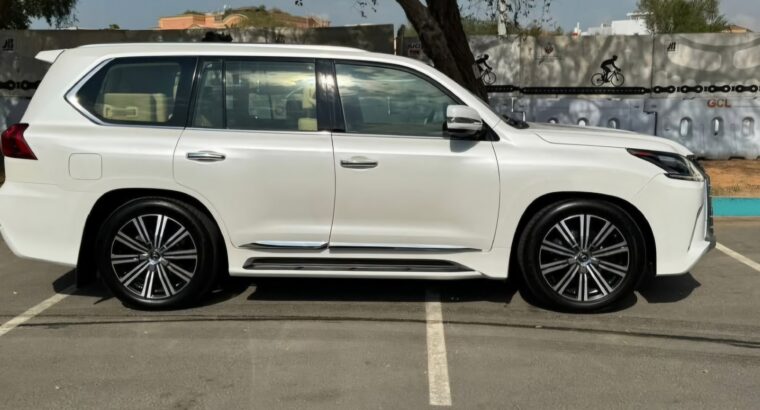 Lexus LX570 2016 Gcc full option for sale