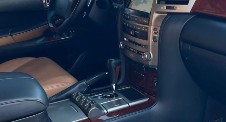 Lexus LX570 sport 2015 Gcc for sale