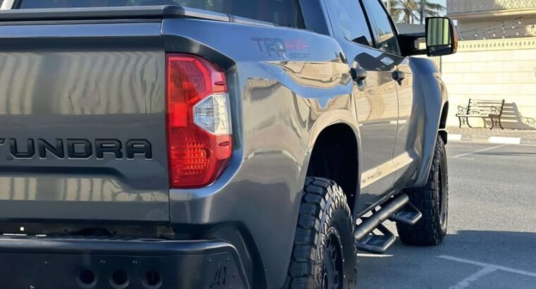 Toyota Tundra sport 5.7L 2017 USA imported