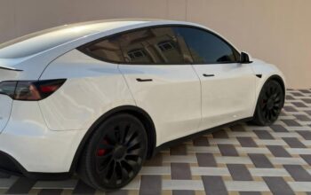 Tesla Model Y Long range 2023 Gcc for sale