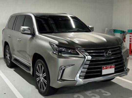 Lexus LX570 full option 2018 Gcc for sale