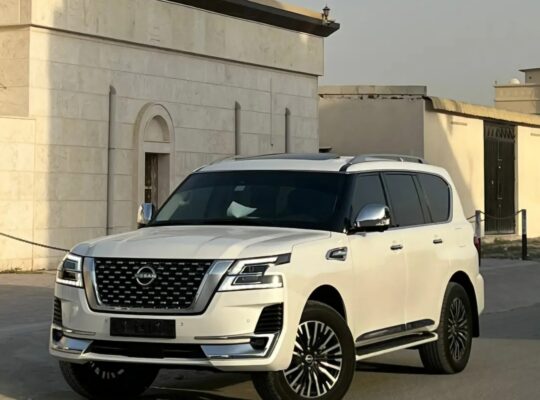 Nissan patrol platinum v6 full option 2023 Gcc