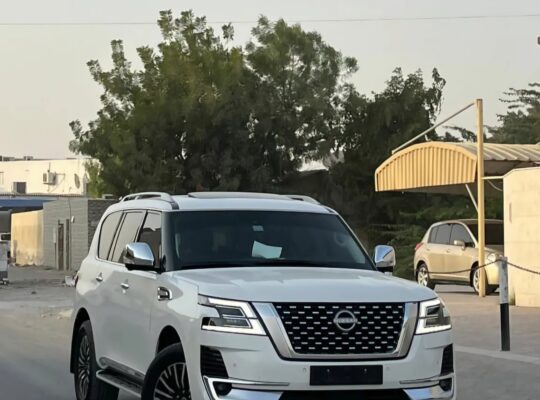 Nissan patrol platinum v6 full option 2023 Gcc