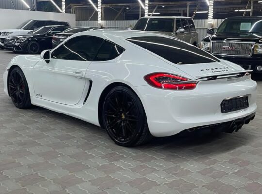 Porsche Cayman GTS 2015 Gcc in perfect condition