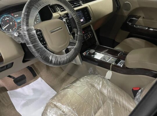 Range Rover vouge HSE 2013 Gcc for sale