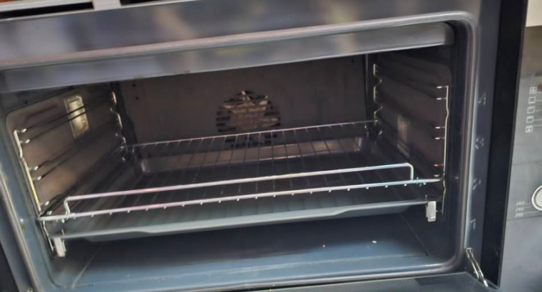 Siemens built-in oven in good condition for sale