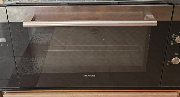 Siemens built-in oven in good condition for sale
