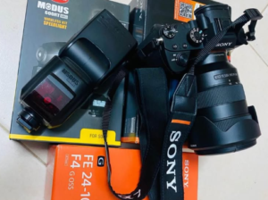 Sony A73 + 24-105 + hahnel for sale