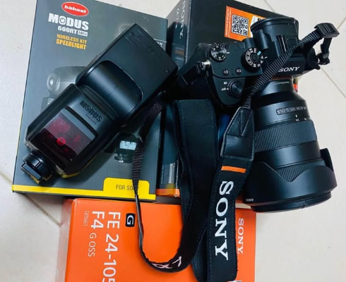 Sony A73 + 24-105 + hahnel for sale