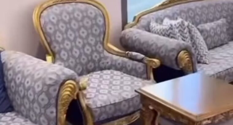 للبيع طقم صالون ممتاز