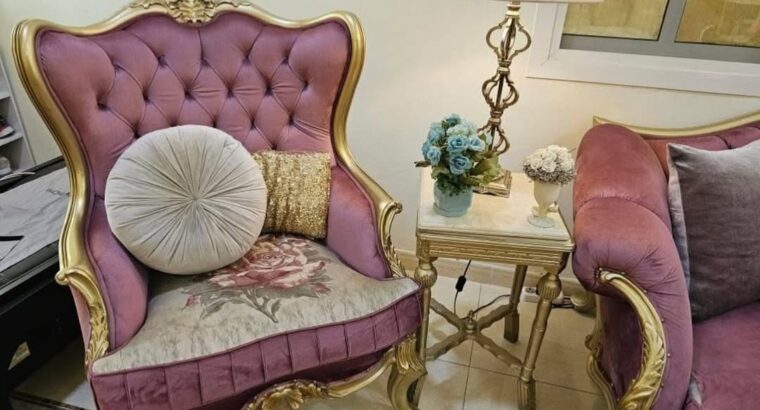 للبيع طقم جلوس فخم خشب مصري اصلي وطقم طاولة طعام