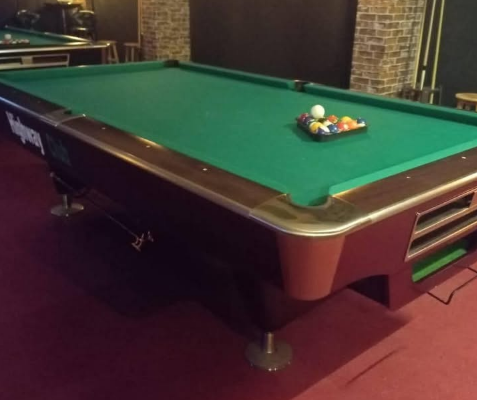 9 feet professional pool table for sale