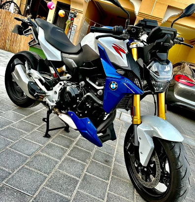BMW F 900R Motorcycle 2023 GCC Like new For Sale