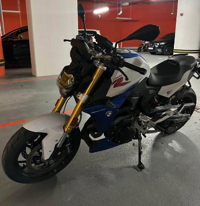 BMW F 900R Motorcycle 2023 GCC Like new For Sale