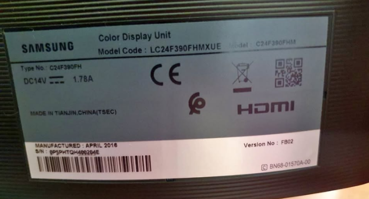 Samsung 24″ Essential Curved Monitor with the deep