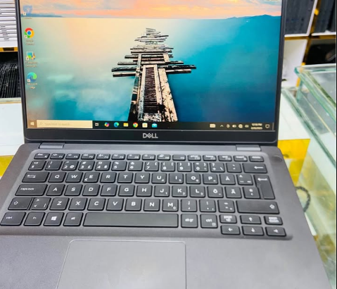 Dell touch screen laptop window 10 pro core i7 for