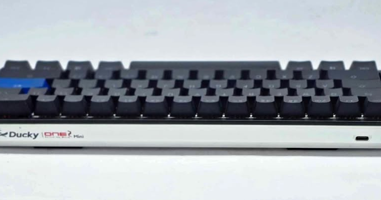 Ducky One 2 mini Mini 60 percent Cherry Jade