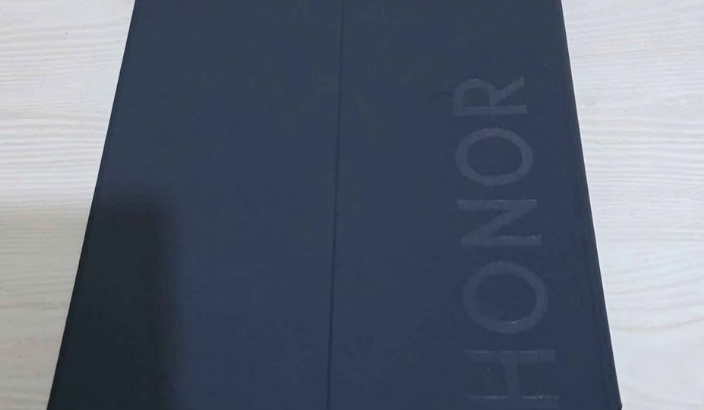 HONOR PAD X8 WITH FLIP COVER FOR SALE