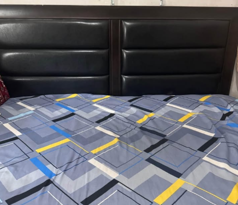 King size Bed & Medicated Mattress 15 inch For Sal