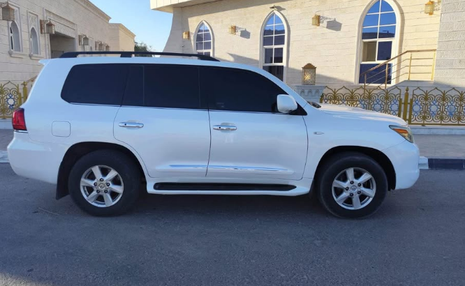 LEXUS LX570 GCC 2009 in excellent condition for sa