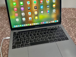 MacBook Pro 2019 core i7 16 /256 For Sale