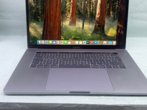 MacBook pro 2019,15 inch, i7 for sale