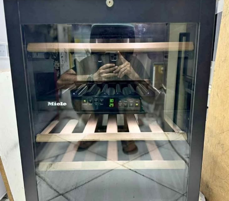 Miele built-in wine fridge 40 bottles for sale