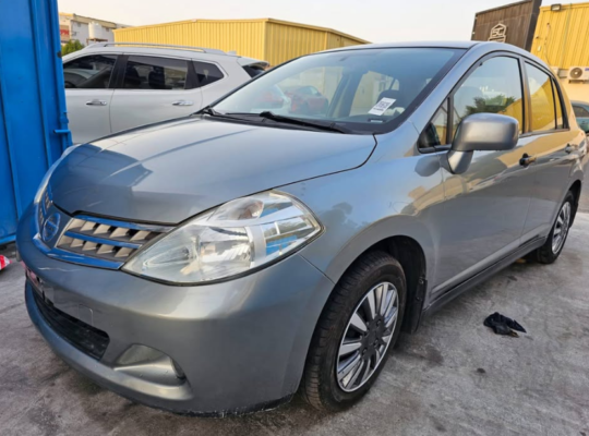 Nissan versa 2010 in good condition for sale