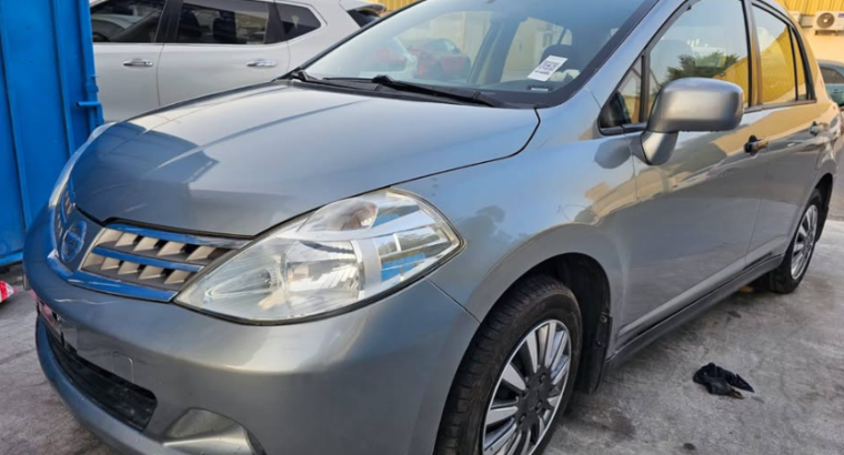 Nissan versa 2010 in good condition for sale