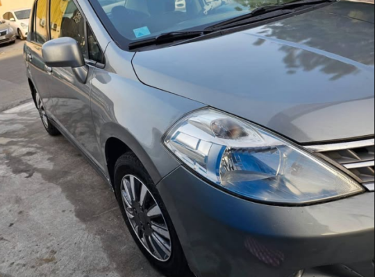 Nissan versa 2010 in good condition for sale